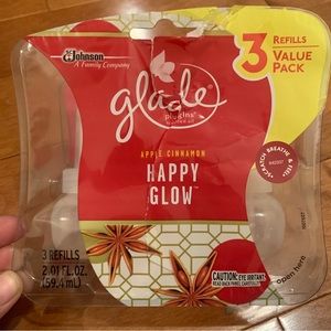 2 Glade PlugIns Plug In Apple Cinnamon Happy Glow Scented Oil Refill SC Johnson
